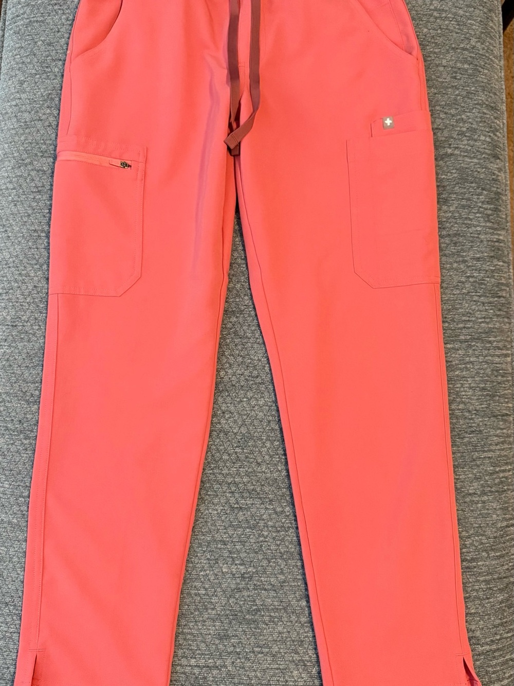 FIGS Coral Scrub Set in Coral Pink - V-Neck Top & Utility Pants - Picture 7 of 10